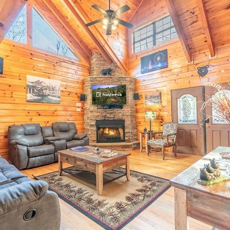 Comfort Cabin Bearway To Heaven W Private Hot Tub Pigeon Forge Esterno foto