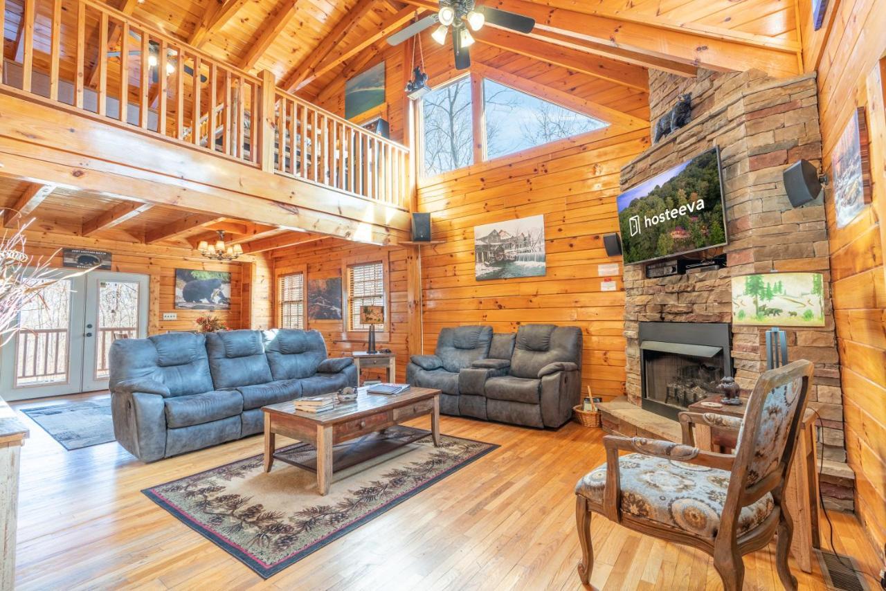 Comfort Cabin Bearway To Heaven W Private Hot Tub Pigeon Forge Esterno foto