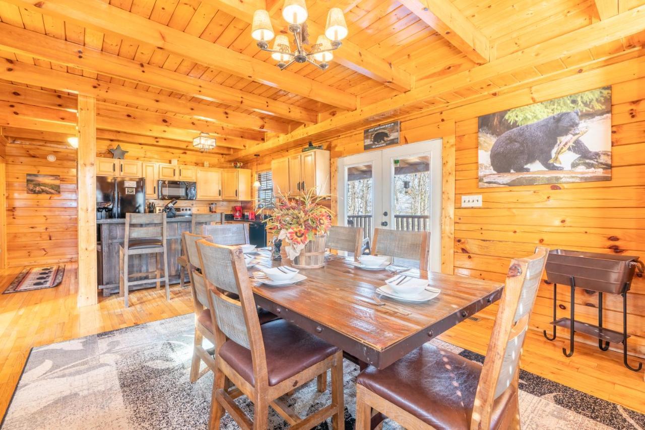 Comfort Cabin Bearway To Heaven W Private Hot Tub Pigeon Forge Esterno foto