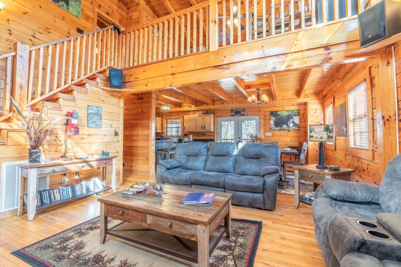 Comfort Cabin Bearway To Heaven W Private Hot Tub Pigeon Forge Esterno foto