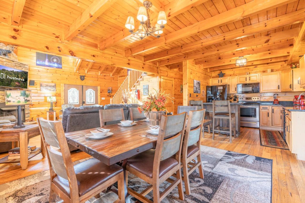 Comfort Cabin Bearway To Heaven W Private Hot Tub Pigeon Forge Esterno foto