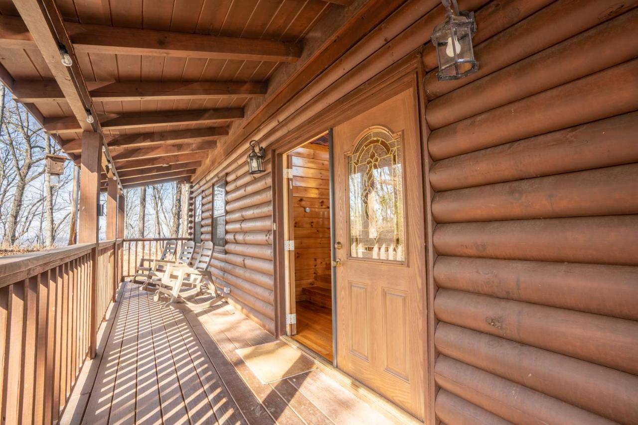 Comfort Cabin Bearway To Heaven W Private Hot Tub Pigeon Forge Esterno foto