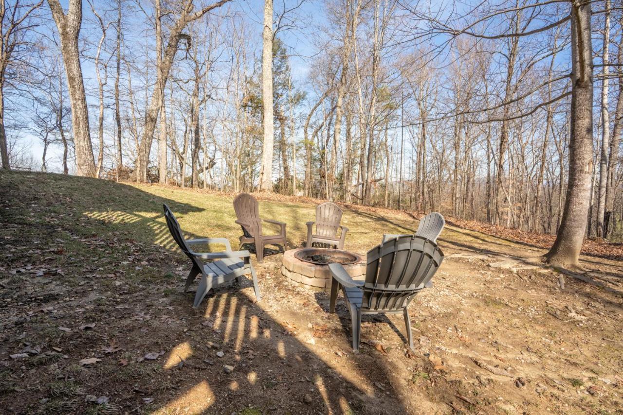 Comfort Cabin Bearway To Heaven W Private Hot Tub Pigeon Forge Esterno foto