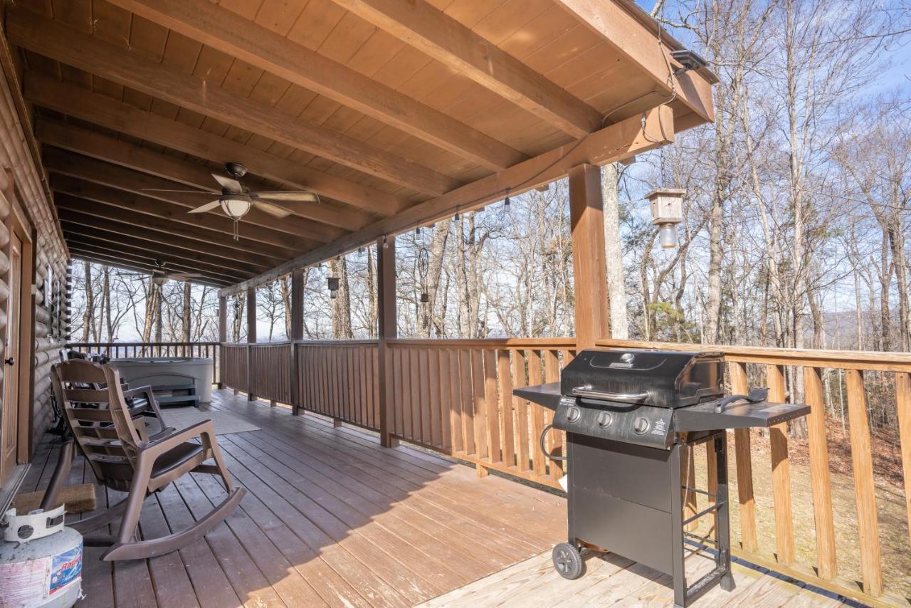 Comfort Cabin Bearway To Heaven W Private Hot Tub Pigeon Forge Esterno foto